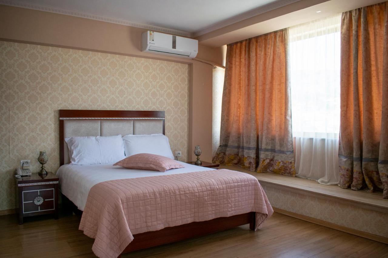 Bocca Hotel Korce Exterior foto