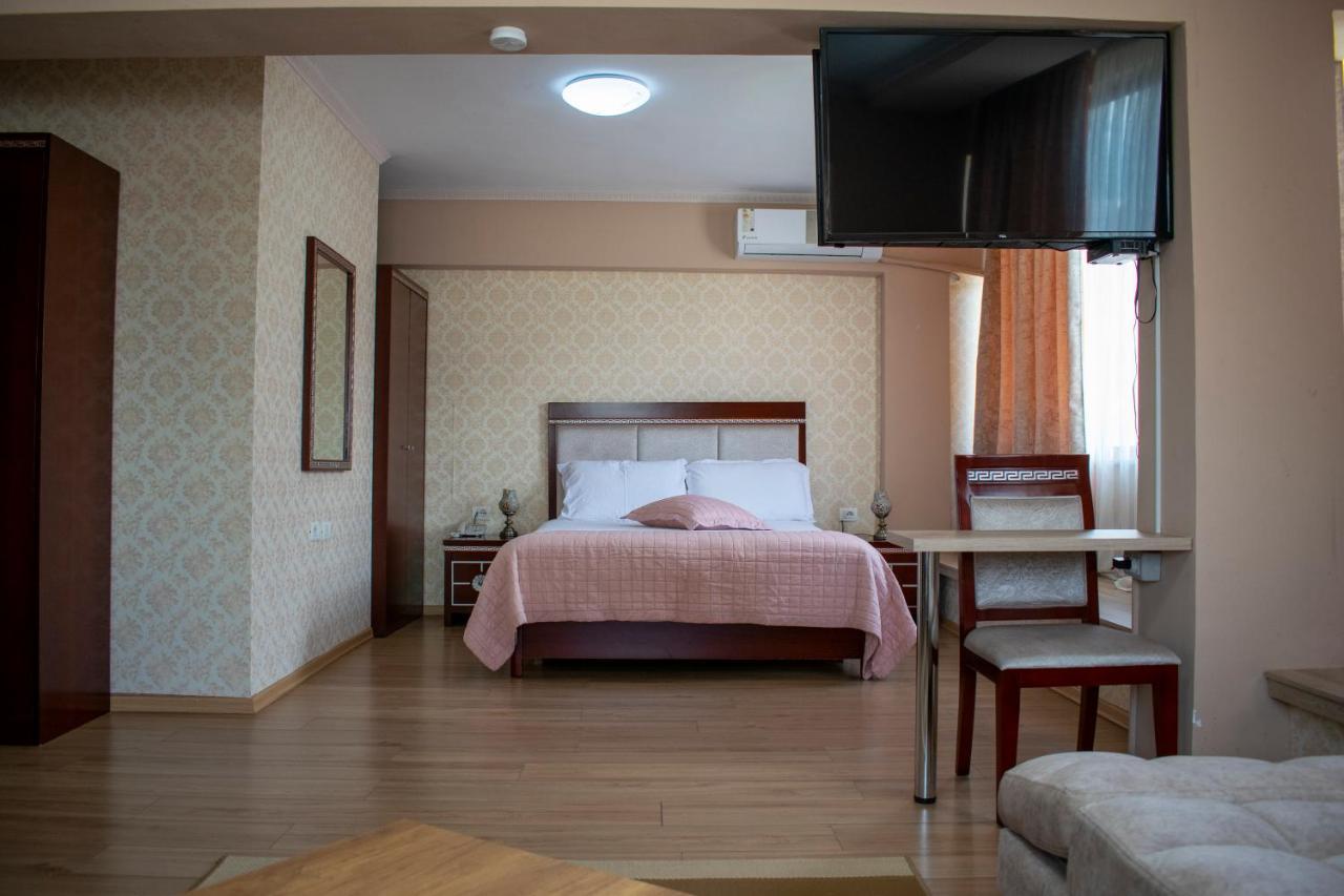 Bocca Hotel Korce Exterior foto